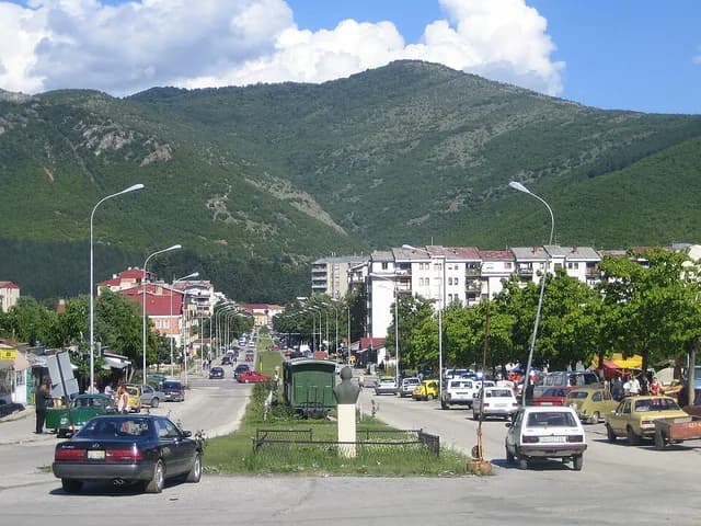 Поглед кон центарот на Кичево